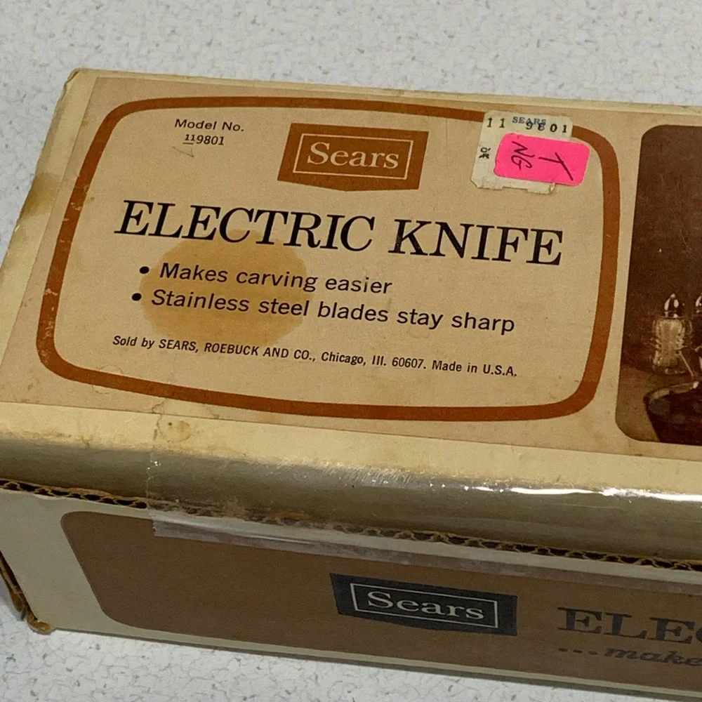 Sears Cream Electric Knife with Silver Blade